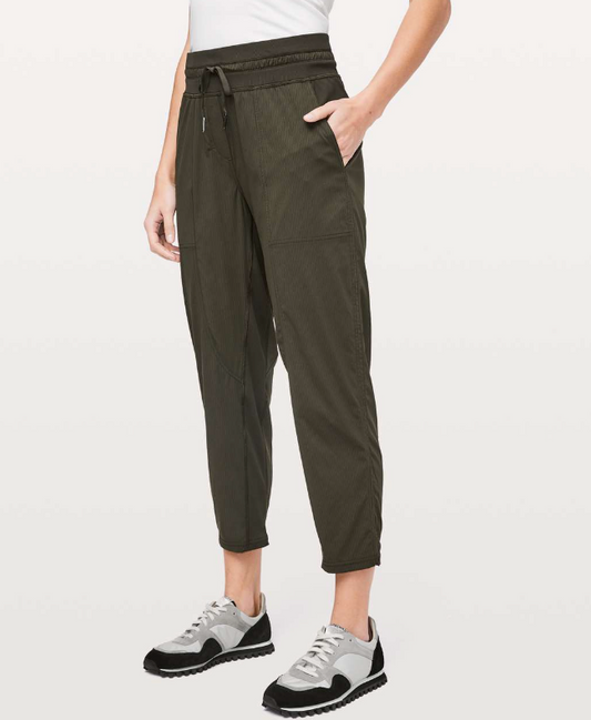 LULULEMON dance studio crop pants