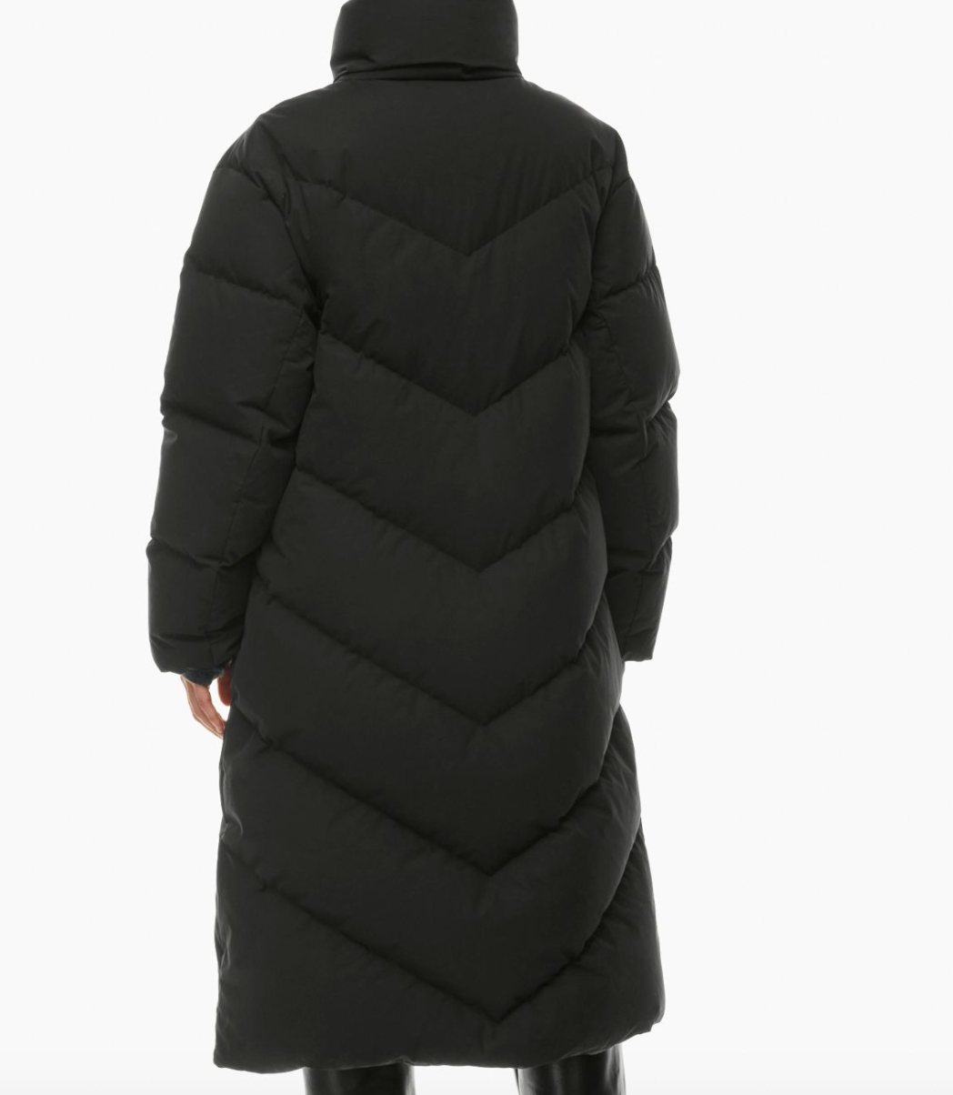 WILFRED The Cloud Puff Long Jacket in Black