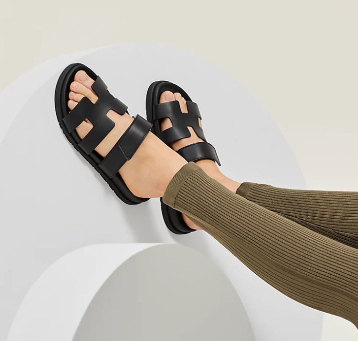 HERMES chypre black leather sandals