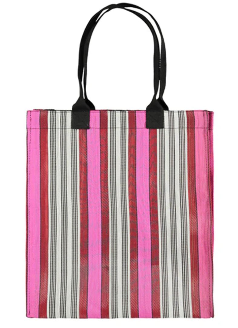 BRITISH COLOUR STANDARD BRITISH COLOUR STANDARD - Farmers Market Shopper in Neyron, Guardsman and Pearl