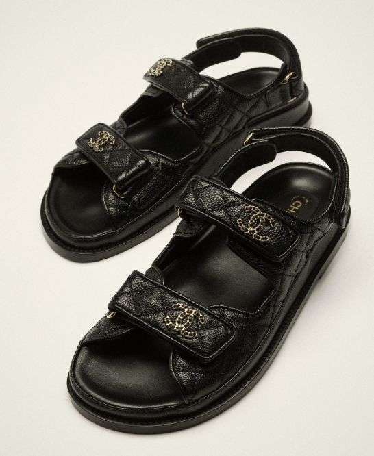 CHANEL SHINY LAMBSKIN QUILTED LEATHER SANDALS IN BLACK