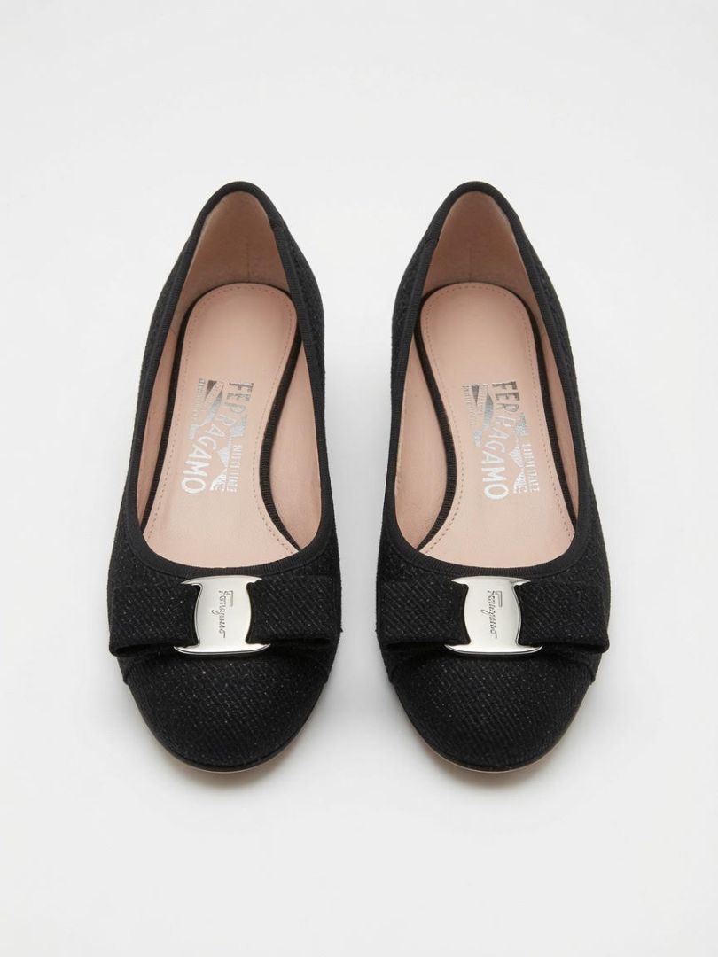 FERRAGAMO black round toe heels with bow, quilted