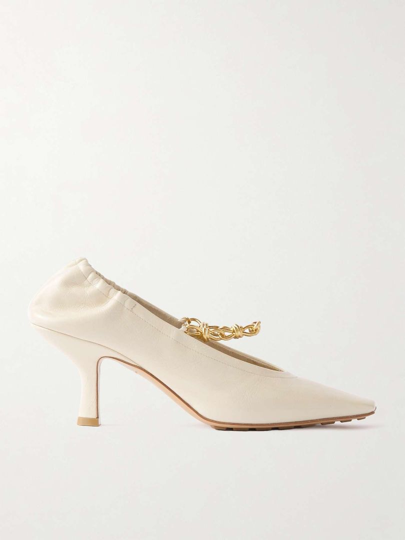 Bottega Veneta Cream Colored Sharp Chain pumps